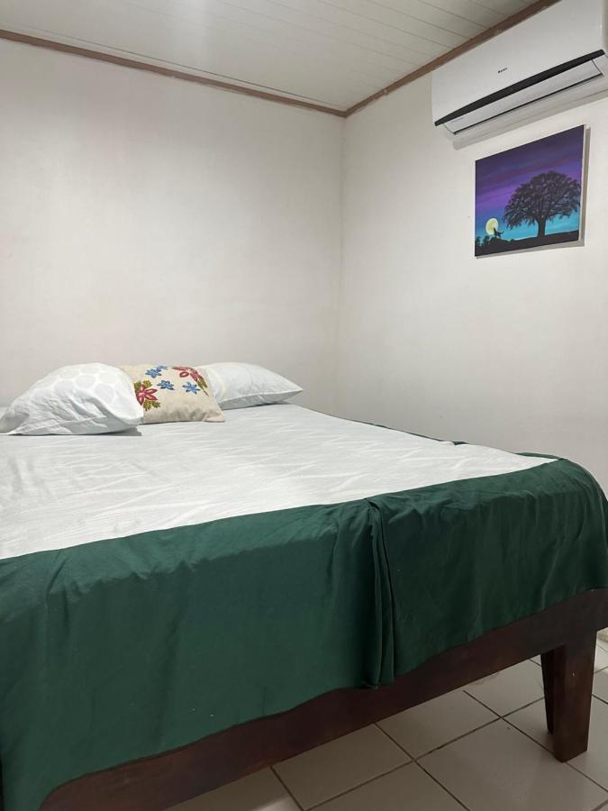 Hospedaje Angela Hotel Nicoya Kültér fotó